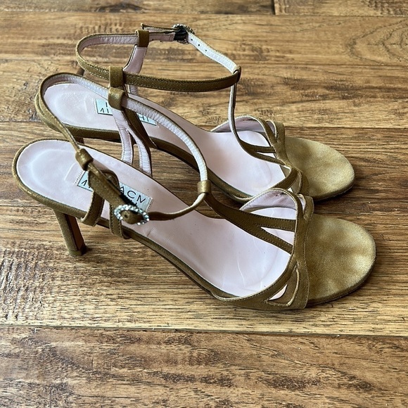 Isaac Mizrahi Gold Metallic Strappy Open Toe Heels Rhinestone Buckle Accent Sz 8 - Picture 10 of 13